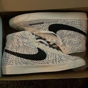 Brand new, Never Worn Blazer Mid ‘77 Vintage Jordans